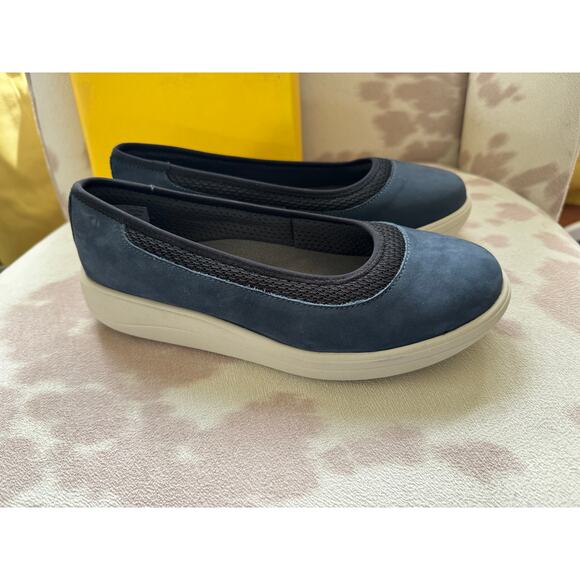 Strive Women’s Hampton Navy 7.5 M with Box - Picture 6 of 7